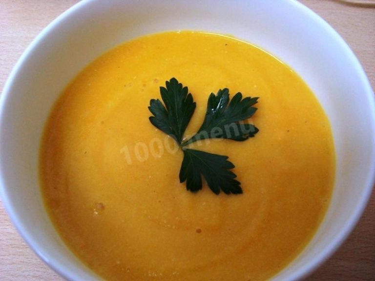 Delicious soup-puree with peas chickpeas and pumpkin